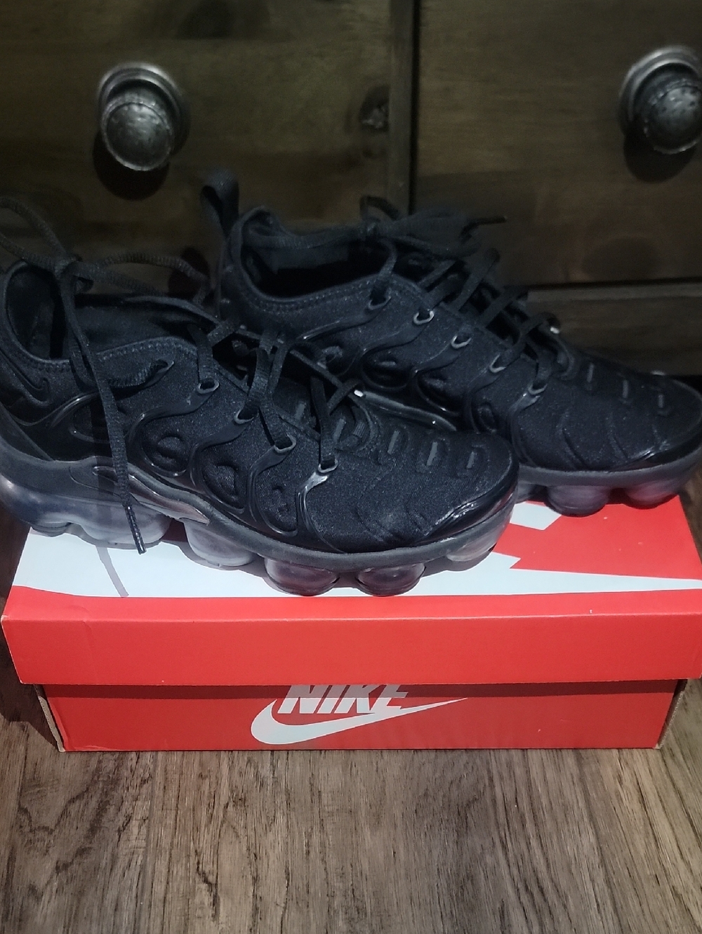 Nike air vapormax  Black Athletic Sneakers with Bubble Sole size 7.5